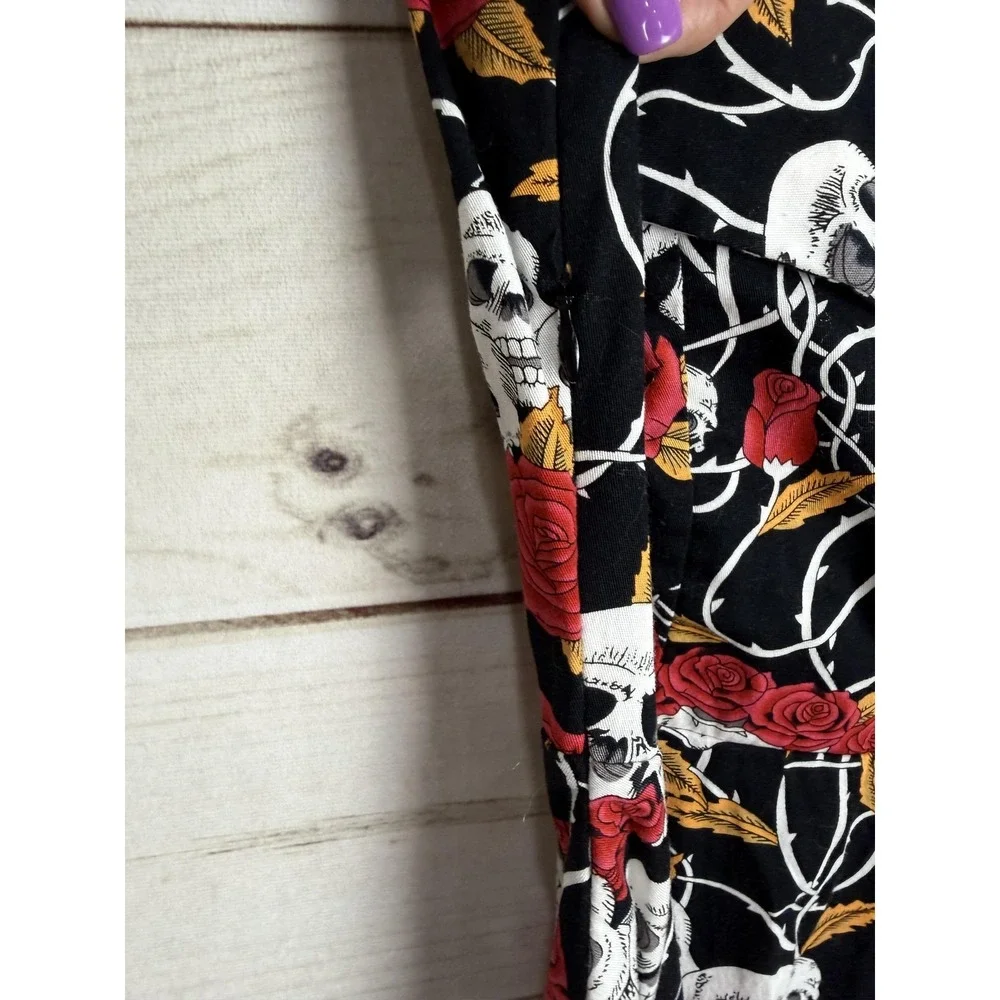 Sourpuss Dress Womens Medium Black Skull Rose Fit Flare V Neck Pin Up Gothic